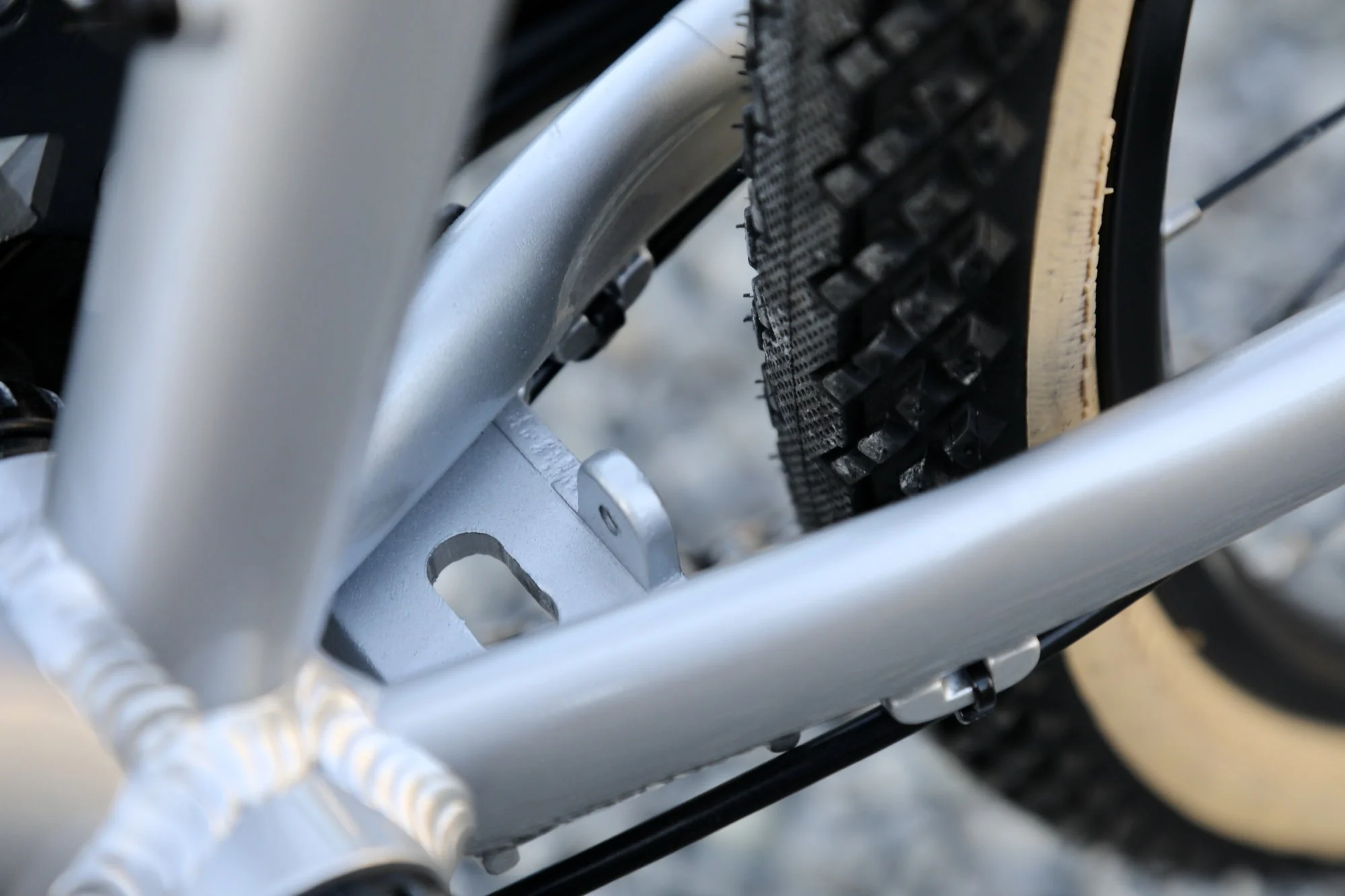 Marin Kentfield 2 - Silver Hybrid Bike - Image 13