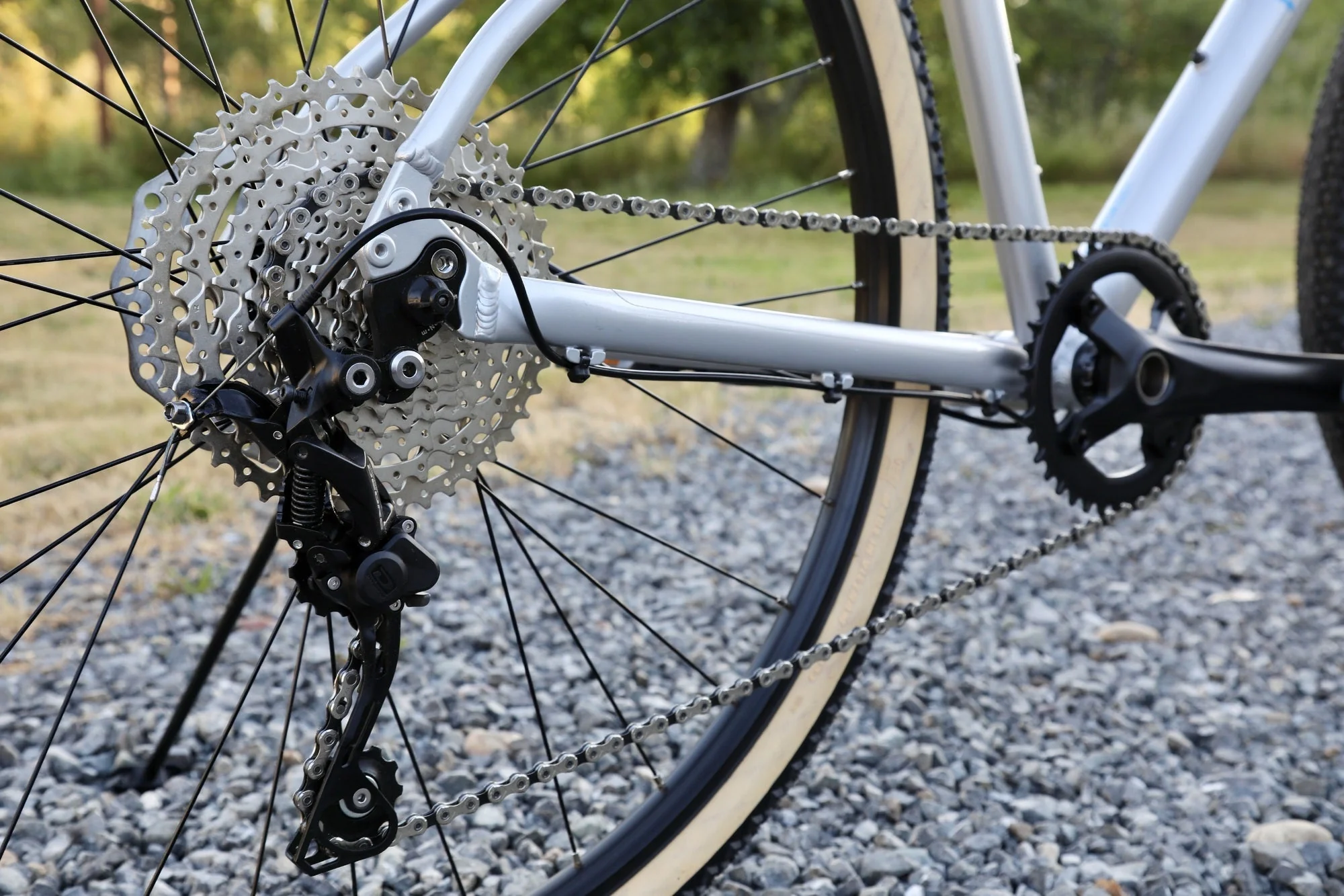 Marin Kentfield 2 - Silver Hybrid Bike - Image 4
