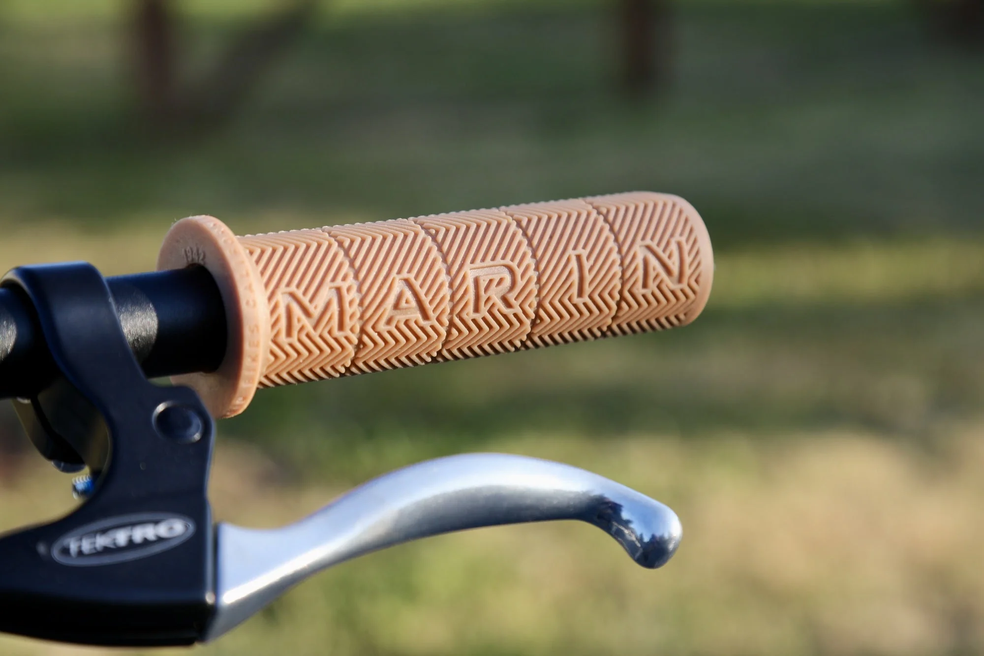 Marin Kentfield 2 - Silver Hybrid Bike - Image 8